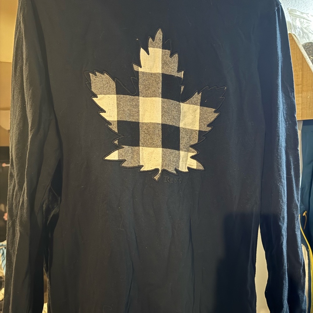 Roots Longsleeve with plaid leaf design